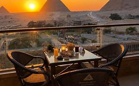Sahara Pyramids Inn
